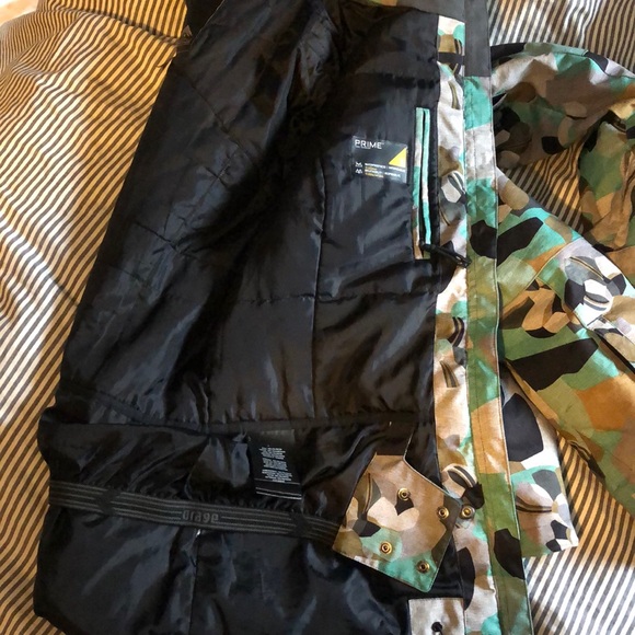 Women’s snowboard jacket - Picture 3 of 5